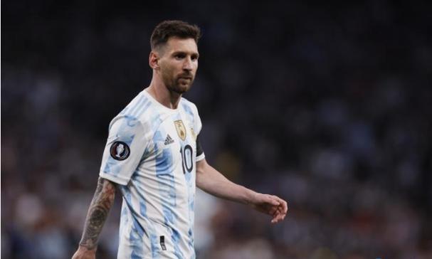 安德鲁放弃爵位，家庭一团糟，前妻崩溃大哭，女儿被调查